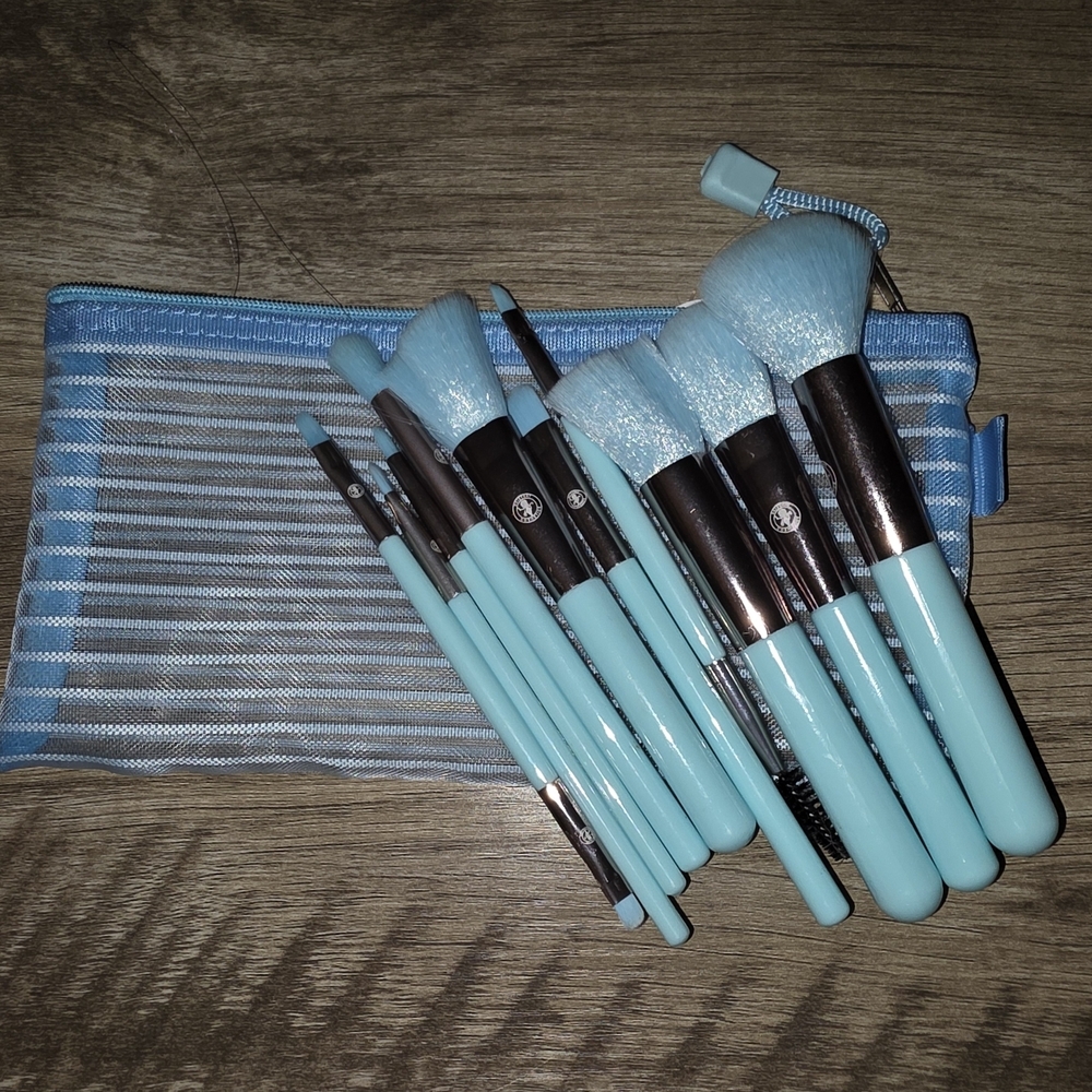 Blue Makeup Brush Set with Pouch